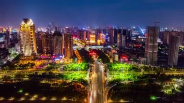 Nanchang, Jiangxi, Çin 'in şehir manzarasının hızlandırılmış hava görüntüsü