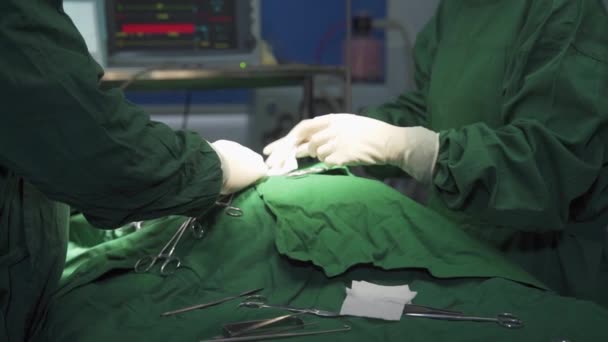 Hastanede Yapılan Ameliyat Gösterisi Simülasyonu Cerrahların Elleri Başında Tıp Sağlık — Stok video