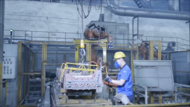 Занятая Сцена Заводе Рабочий Китае — стоковое видео