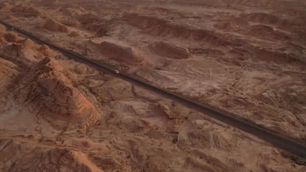 Desert Highway Xinjiang Κίνα Στο Ηλιοβασίλεμα — Αρχείο Βίντεο