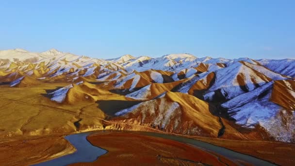 Vista Aérea Hermosas Montañas Nevadas Xinjiang China — Vídeos de Stock