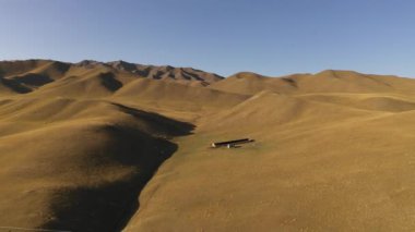 Taklamakan Çölünün güzel manzarası, Xinjiang bölgesi. 