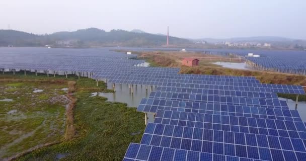 Beeldmateriaal Van Moderne Zonnepanelen Energiecentrale China — Stockvideo
