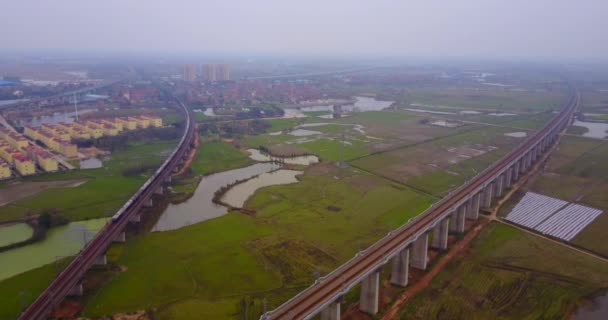 Китай Скоростные Железные Дороги Транспорт Сельские Пейзажи — стоковое видео