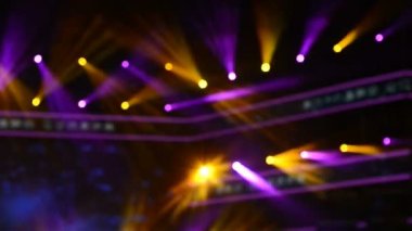 Konserde sahne ışıkları, bulanık  