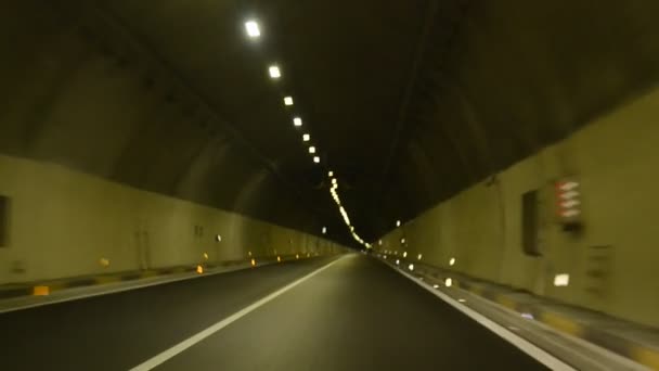 Tunnel Nachts Met Autolichten — Stockvideo