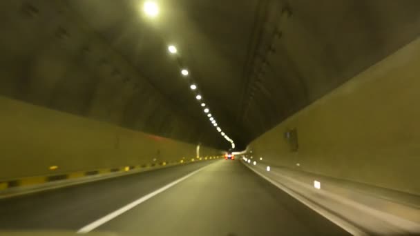 Тунель Вночі Автомобільним Вогнем — стокове відео