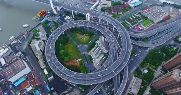 上海南浦スパイラルブリッジの空中ビュー — ストック動画