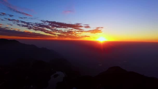 Krásný Západ Slunce Nad Horami — Stock video