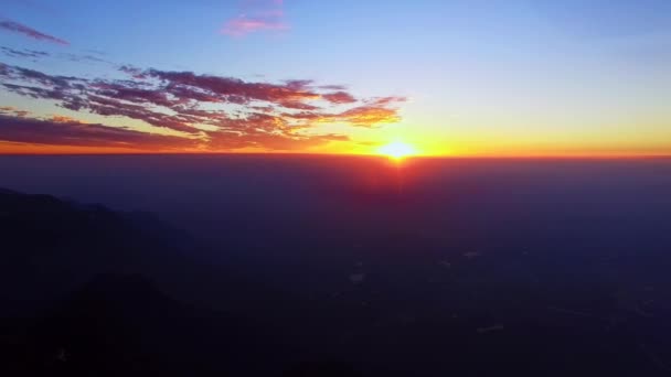 Krásný Západ Slunce Nad Horami — Stock video