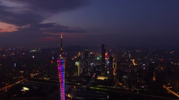 アジアの照らされた街の夜景 — ストック動画
