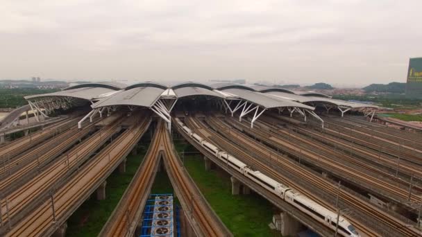 中国南京の鉄道道路の空中ドローンビュー — ストック動画