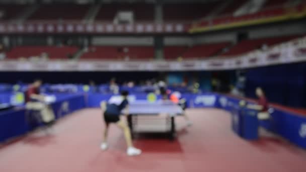 Visión Borrosa Los Hombres Jugando Ping Pong — Vídeo de stock