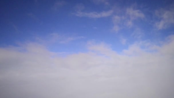 Nuvens Brancas Céu Azul Vista Janela Plana — Vídeo de Stock