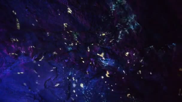 Skalní Útvary Uvnitř Jeskyně Laserovou Show — Stock video