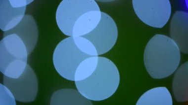 Renkli daire ışıklarının bulanık arkaplanı 