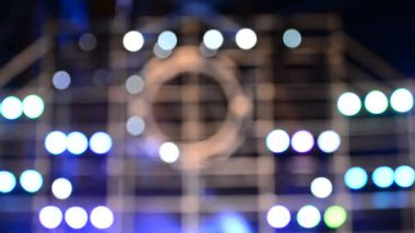 Bokeh ile soyut bulanık arkaplan, ışıklarla konser sahnesi 