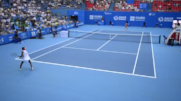 Mujeres Jugando Tenis Cancha Tenis Azul — Vídeo de stock