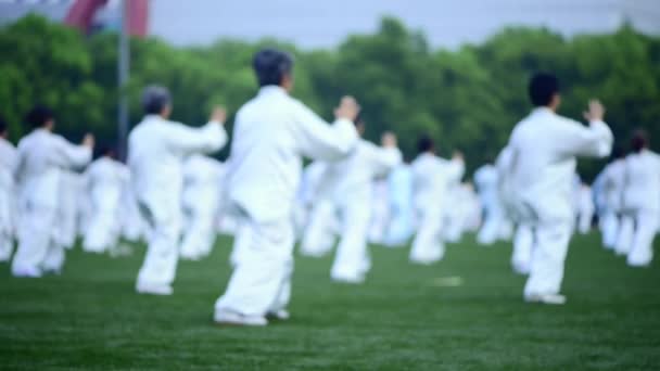 Collective practice Taijiquan in the morning