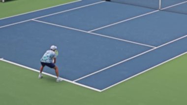 Leylah Annie Fernandez Xiaodi 'ye karşı Turnuvada