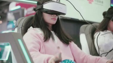 Pekin 'deki ICT sergisinde Çin mobil teknoloji kabini