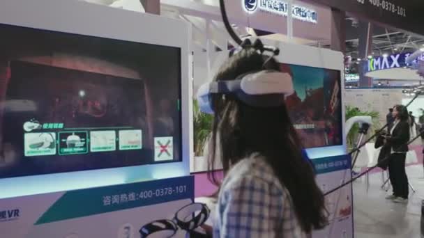 中国の北京のIct展覧会の移動式5G技術ブース — ストック動画