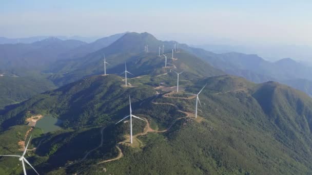 Turbinas Eólicas Girando Estação Energia Eólica Nas Montanhas Vista Aérea — Vídeo de Stock