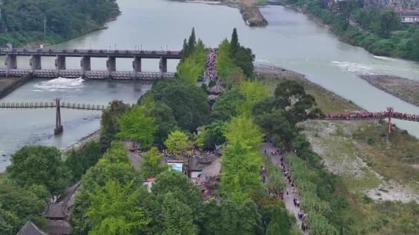 ガンジス川 リシケシュ川 空中を見渡るレイクスマン ジュフラ近くのダムビュー — ストック動画