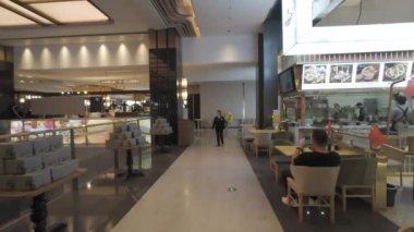 Çin 'de modern bir alışveriş merkezi.