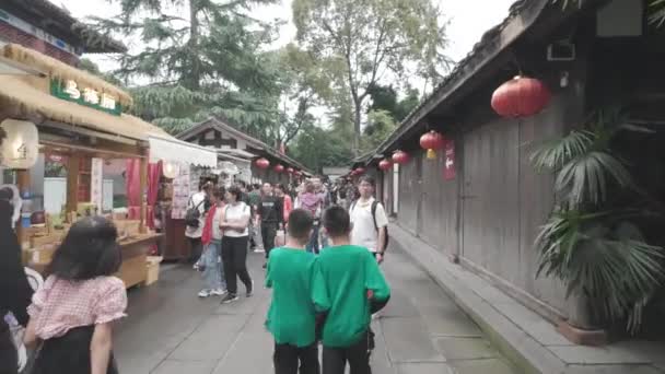 Люди Гуляющие Древнем Городе Луока Китай — стоковое видео