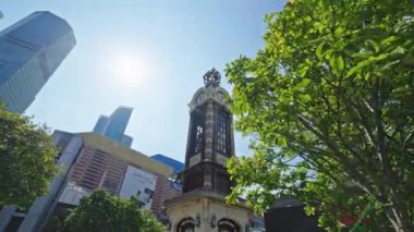 Şanghay 'ın Pudong bölgesindeki dünyanın en büyük Disney mağazasının dışı..