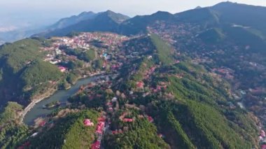 Çin 'de ünlü bir turizm merkezi olan lu dağının sonbahar manzarası.