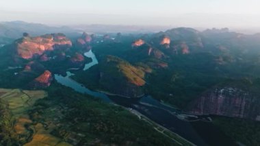 Jiangxi 'deki Longhu Dağı' nın havadan görüntüsü.