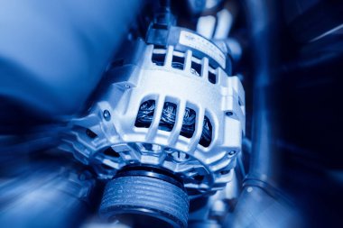 Motor vitesi arabada.