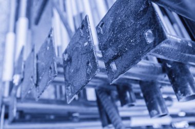 Çelik yapı, endüstriyel parçaların yakın görüntüsü