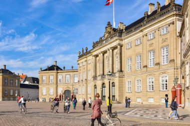 Güneşli günde Avrupa mimarisi