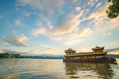 Hangzhou Batı Gölü Pavyonu