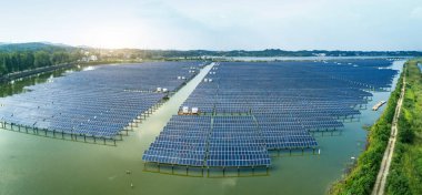 Göldeki güneş panelleri, yenilenebilir elektrik kaynakları 