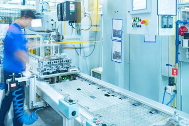 Bir araba imalat atölyesinde olay yeri