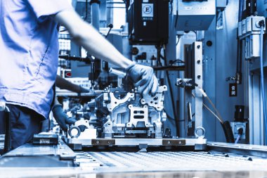 Bir araba imalat atölyesinde olay yeri