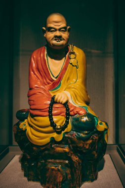 Budist keşişin heykelciği. 