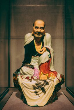 Budist keşişin heykelciği. 