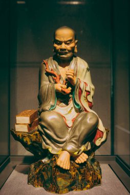 Budist keşişin heykelciği. 