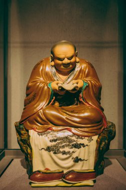 Budist keşişin heykelciği. 