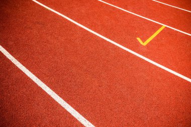 çalışan parça ve kırmızı lastik parça