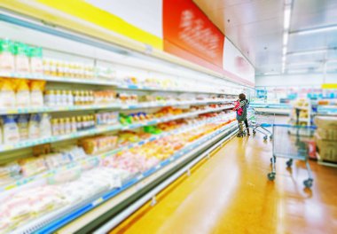 Alışveriş merkezinin bulanık arka planı 
