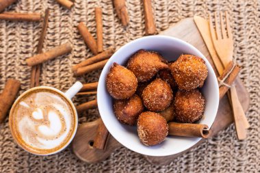 Tarçınlı yağmur çöreği.