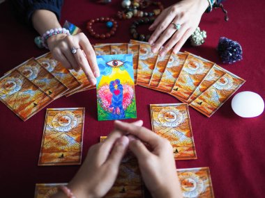 Sevgili kalp tarot sihirli okuma falcı falcı falcı astroloji kehanet çingene kart tahmin soyut sembolü suluboya resim çizim sanat seçici tasarım