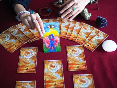 Sevgili kalp tarot sihirli okuma falcı falcı falcı astroloji kehanet çingene kart tahmin soyut sembolü suluboya resim çizim sanat seçici tasarım