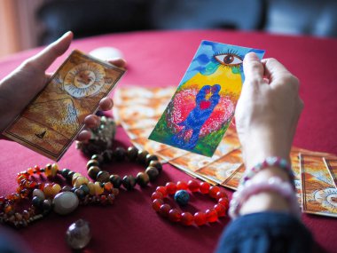 Sevgili kalp tarot sihirli okuma falcı falcı falcı astroloji kehanet çingene kart tahmin soyut sembolü suluboya resim çizim sanat seçici tasarım